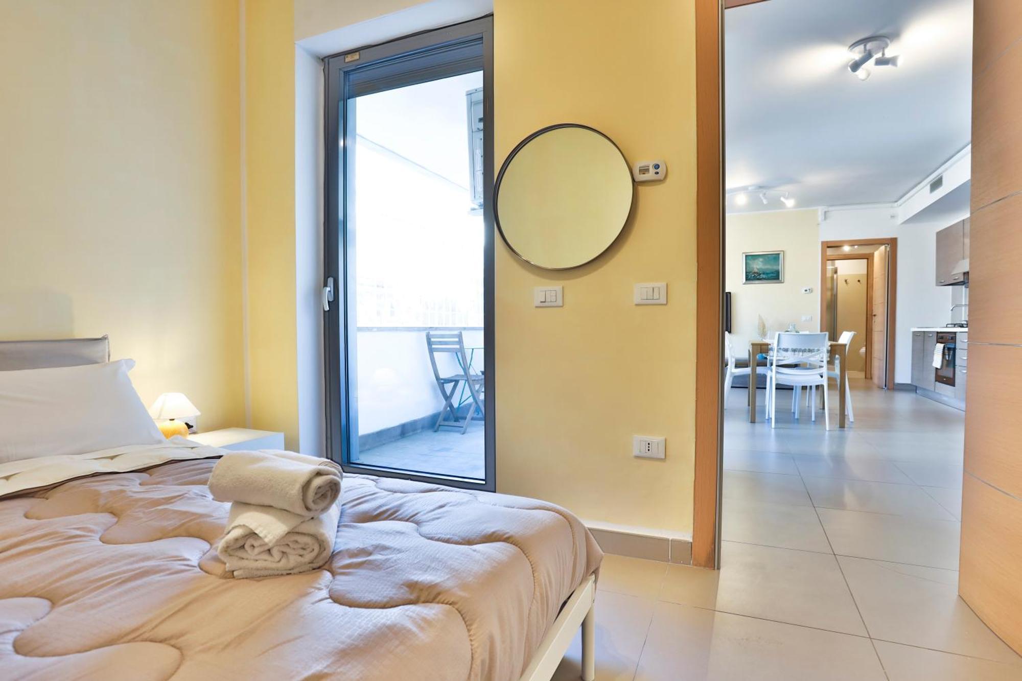 Sebeto Apartments With Parking & Netfilx Napoli Dış mekan fotoğraf